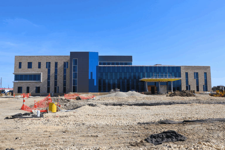 Skender Reaches Exterior Construction Milestone at Lurie Children’s New Schaumburg Outpatient Center